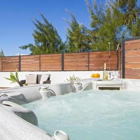 Puerto Del Carmen Sleeps 8 Pool Air Con Wifi Villa