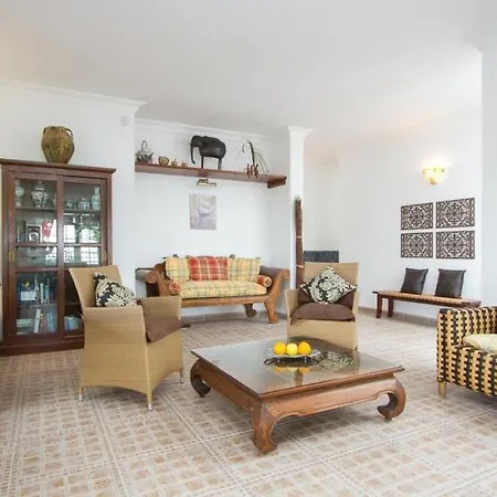 Villa Puerto Del Carmen Sleeps 8 Pool Air Con Wifi Puerto del Carmen (Lanzarote)